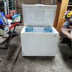 KENMORE  7 CUBIC  FOOT FREEZER