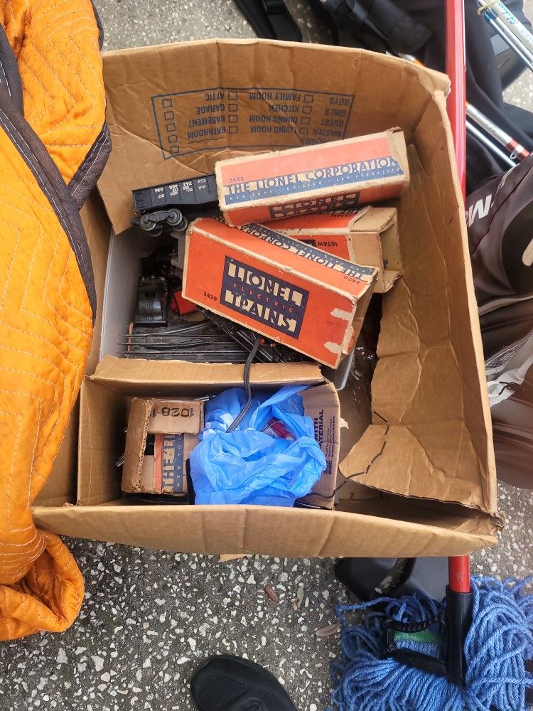 Assortment Of Old Lionel Trains