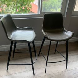 4 x Bar Stools 