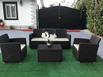 Patio Furniture Set - Like New