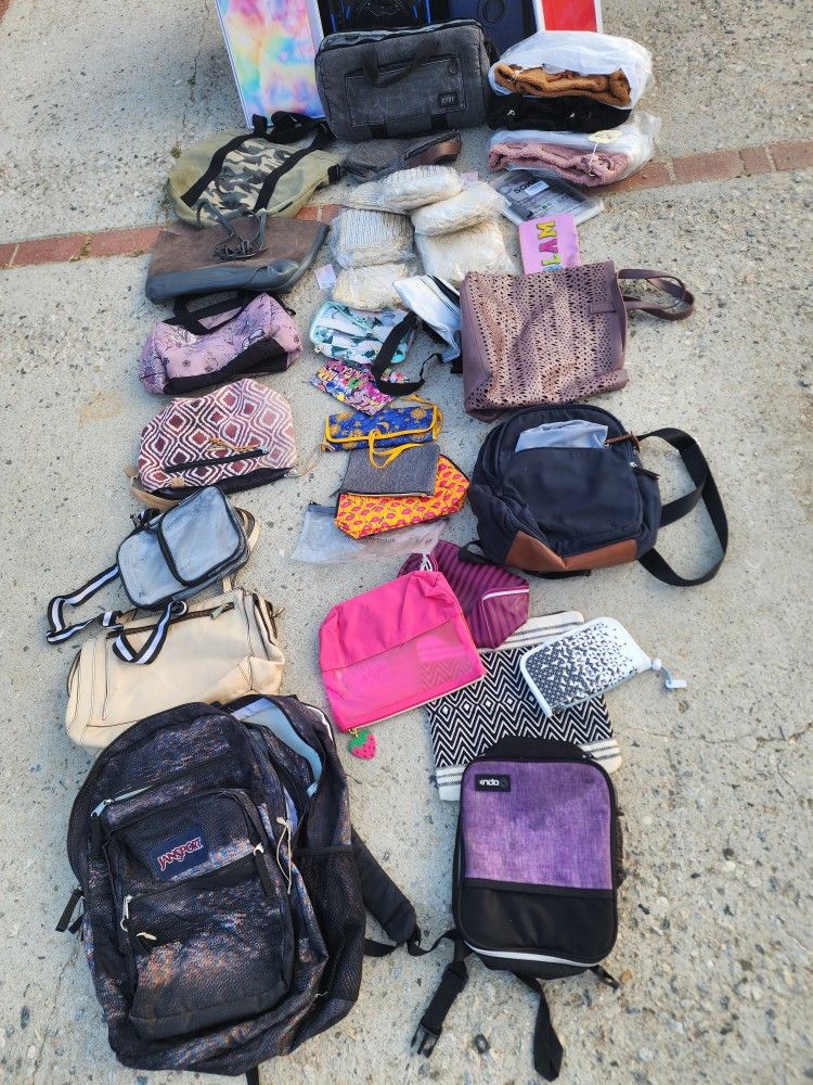 Purses Bags Backpacks Cell Phone Laptop Cases 5 For $1 in Van Nuys!!