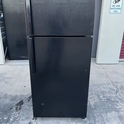 GE REFRIGERATOR 