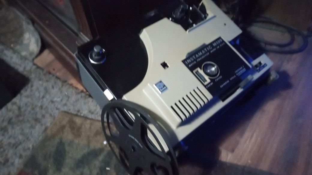 Antique/Vintage Screen Projector