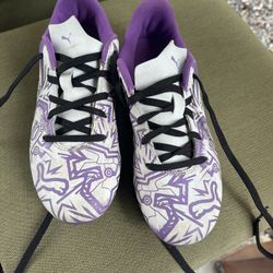 Outdoor soccer cleats (kids)