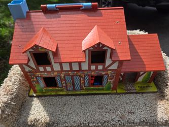 1984 Little People House