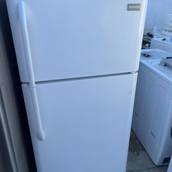 Frigidaire Upper Freezer “white” Refrigerator 
