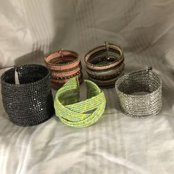Cuff Beaded Bracelets Colorful Lot Of 5 Great Condition Bronze/Green/Silver/Gunmetals/ Coral/ Pinks & Browns Bracelet 