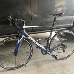 Fuji Altimira 3.0 LE Carbon Road Bike - Size large