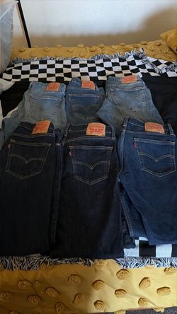 Men’s Levi’s  sz W32 L32. & W32 L30