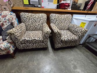 Nice set of 2 Arm Chairs