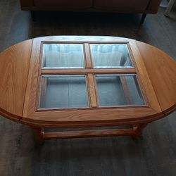 VINTAGE FARMHOUSE STYLE COFFEE TABLE 
