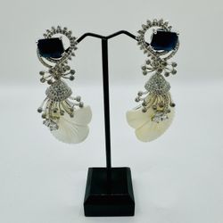 High-Fashion Romance: Jewelry with a Touch of Glamour