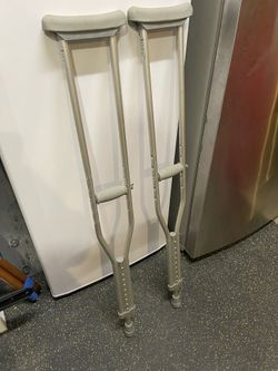 Medline Guardian Crutches 5’2” - 5’10”