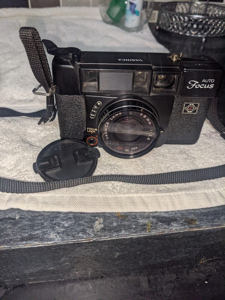 YASHICA AUTO FOCUS