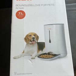 wopet feeder dog or cat Large container 