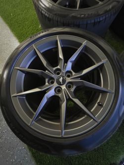 MUSTANG DARK HORSE WHEELS AND TIRES