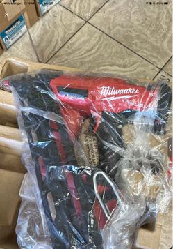 Milwaukee m18 15 gauge nailer tool only
