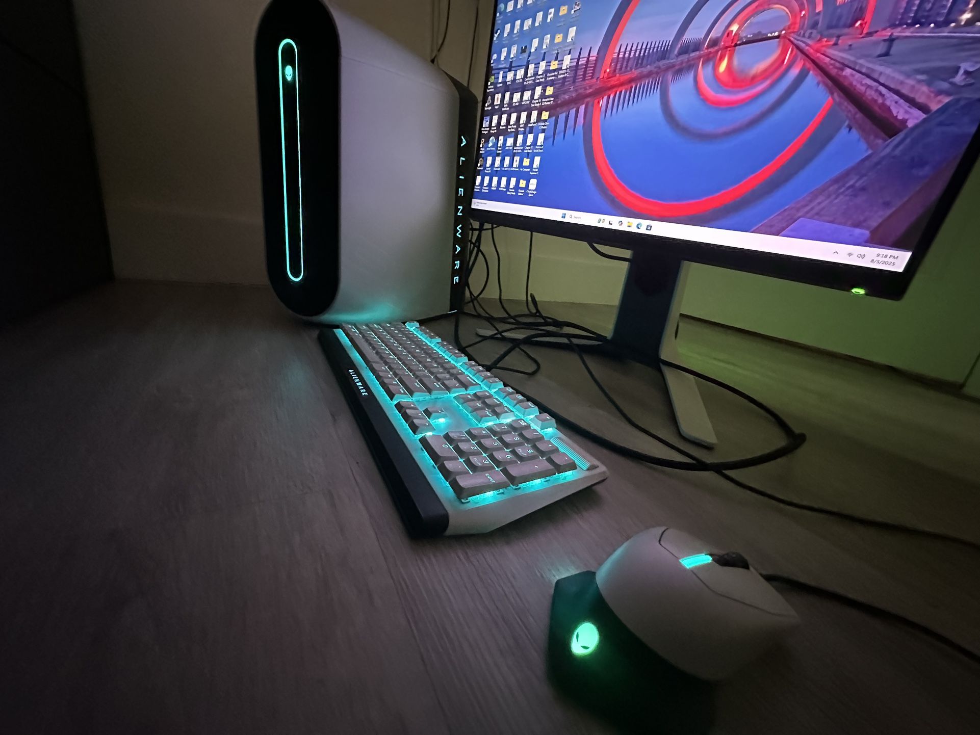 Alienware Aurora R10 Lunar light edition Bundle for Sale in Hialeah, FL ...