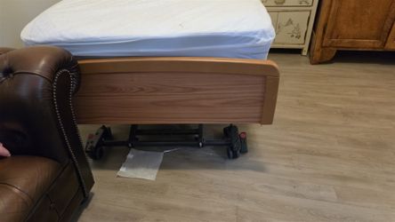 Accora Empresa Floor Bed — Lowers ~4" Fall Safety — $1800 Lorton