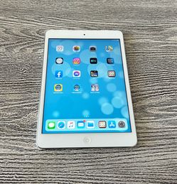 Apple iPad Mini 2 in excellent condition- unlocked- Low Price. $30