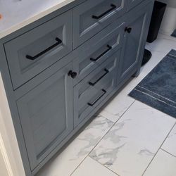 Bathroom  Gabinet Everything  Include Faucets Plus The Sink  Excelent Condition 