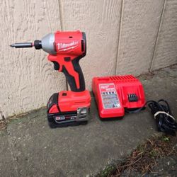 MILWAUKEE M18 IMPACT DRIVER WITH SPEED CONTROL WITH 5AH BATTERY AND CHARGER
