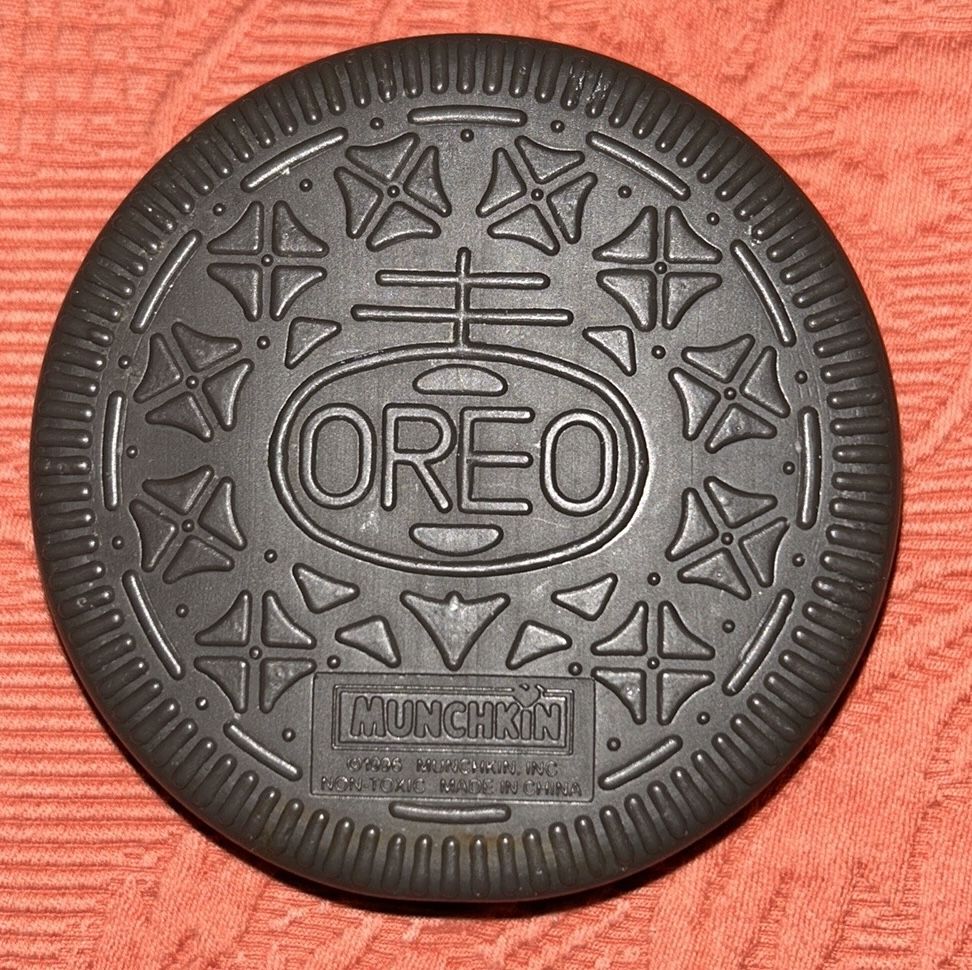 Munchkins Inc. 1996 OREO Cookie, Lunchbox Ice Pack, Re-freezable 