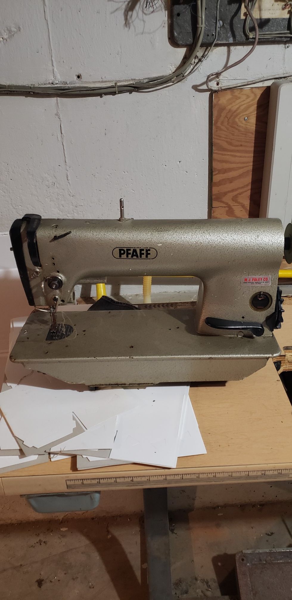 Pfaff commercial sewing machine and Clutch high RPM sewing machine motor