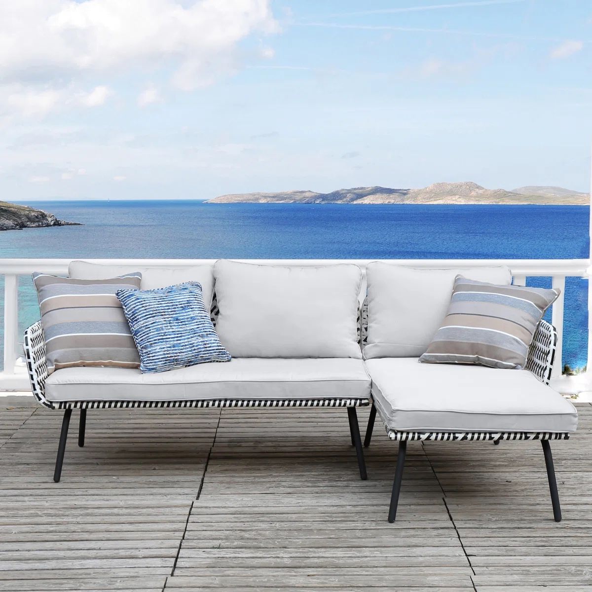 Modern outdoor sectional couch Right Facing 