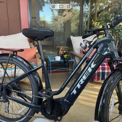 Trek Allant+ 7 (2022) Bosch CX 85Nm – 600 miles – Excellent – $1,600 OBO