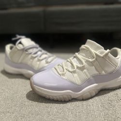 Jordan 11 Low ‘Pure Violet’ 10.5M 12W