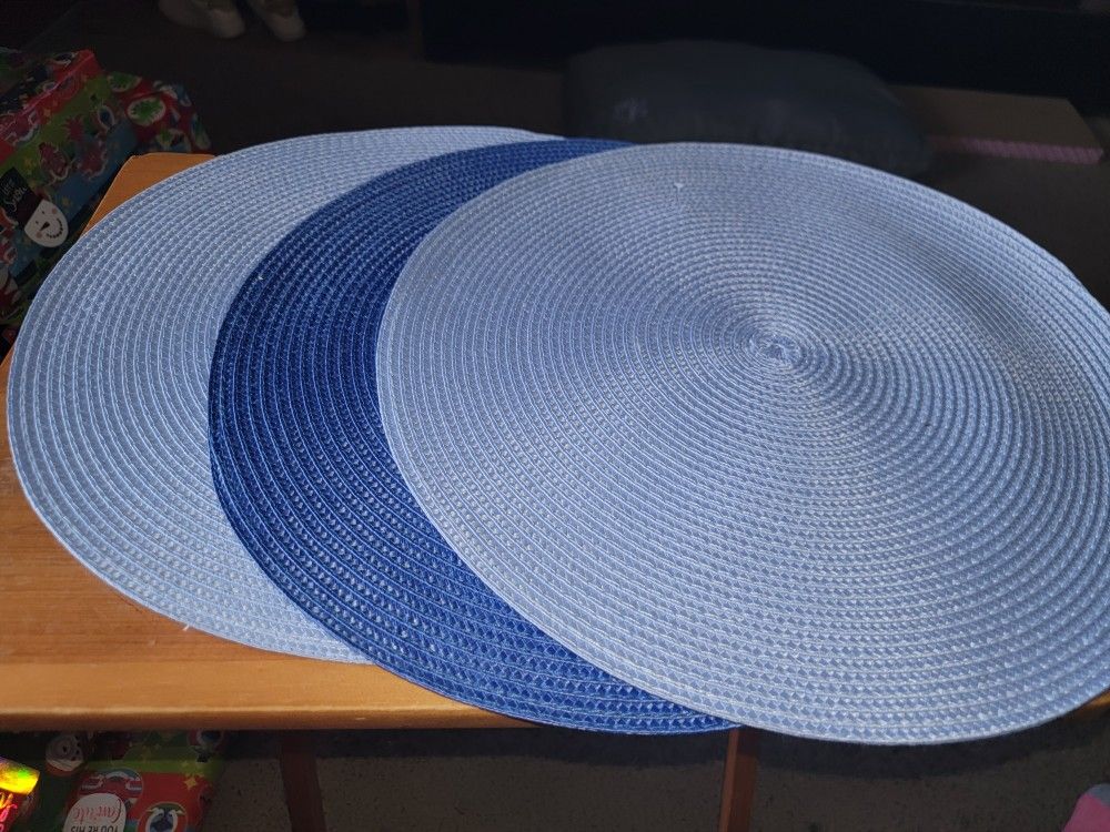 NEW 3 CENTER PIECE PLACE MATS. GREAT FOR FRUITBOWL, LAZY SUSAN, FLOWER DECOR, AND MORE