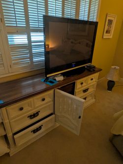 Chest of drawers
