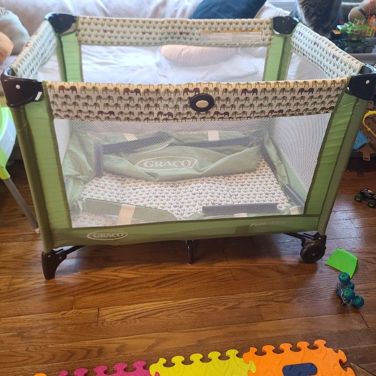 Graco pack and play