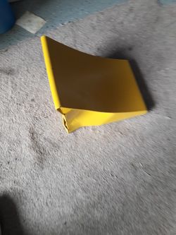 wheel chock, dented