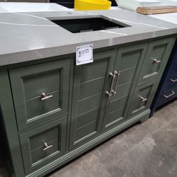 48inch Bathroom Vanity - Green. Includes Quartz Top Backsplash And Sink 