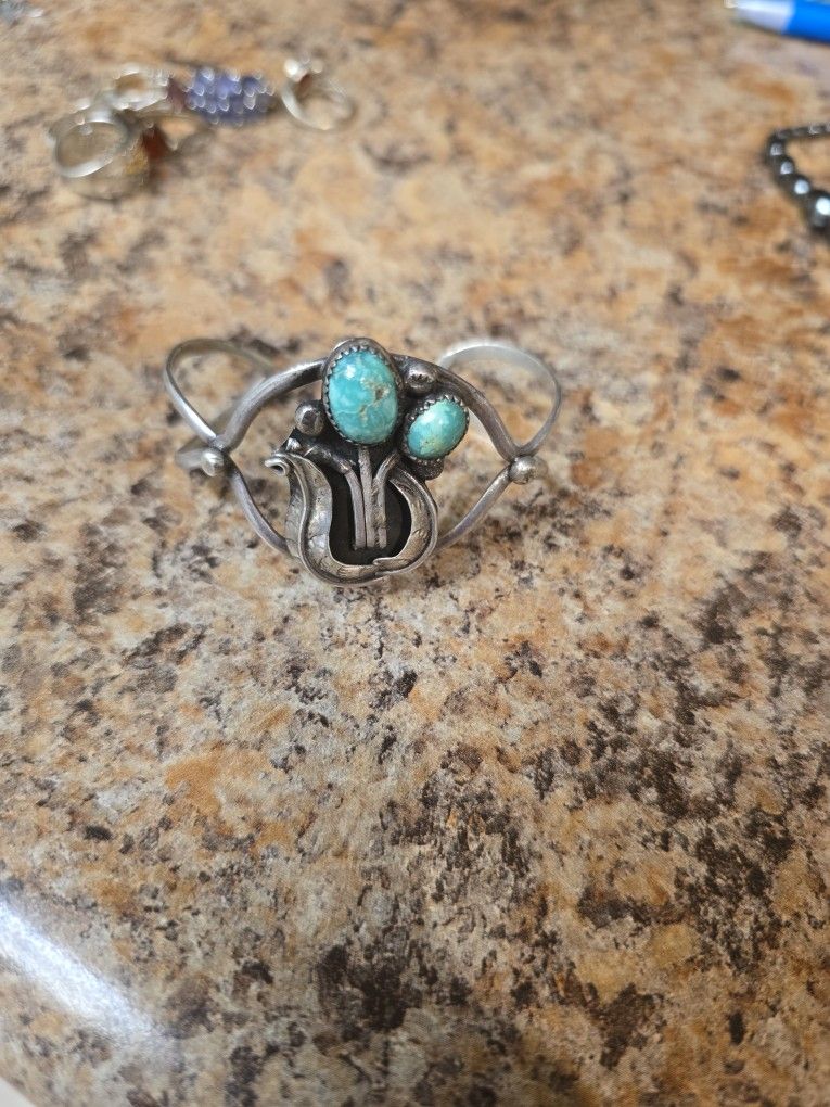 Turquoise/Sterling Bracelet . Vintage