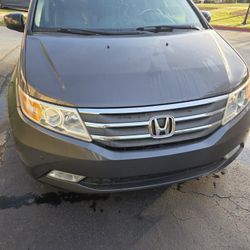 2011 Honda Odyssey touring 