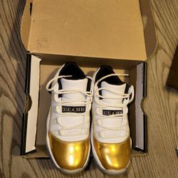 Air jordan 11 retro low bg closing ceremony for Sale in San Antonio