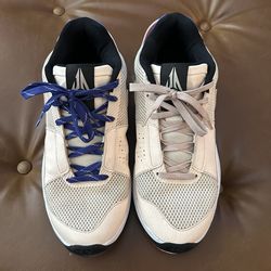 Nike Ja 1 basketball shoe peach color size 11