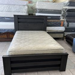 Queen Size Bed Mattress, And Boxspring Included🚛🚛 Free Delivery🚛🚛