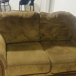 Couch & 2 Chairs 