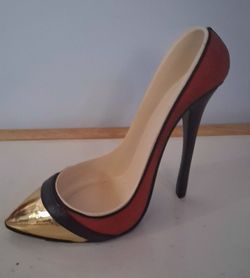 High Heel Shoe wine bottle holder! Very Nice! Lol