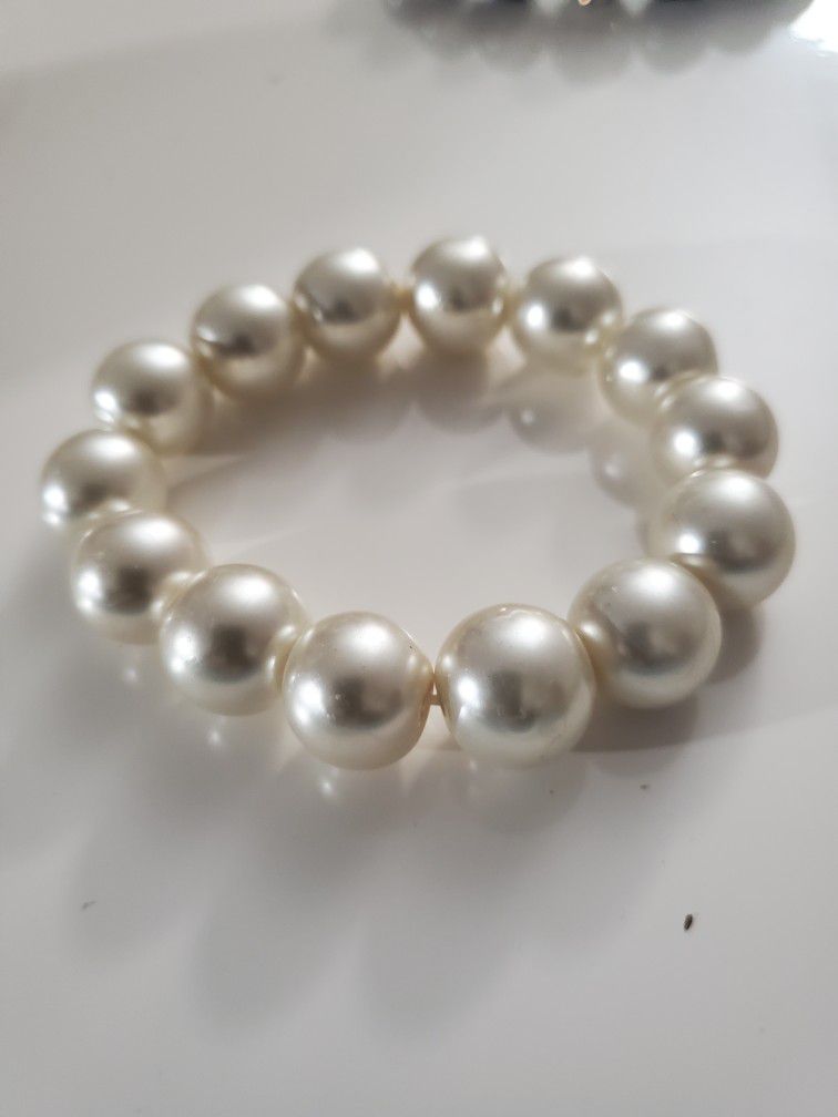 faux pearl stretch bracelet cottage granny southern
