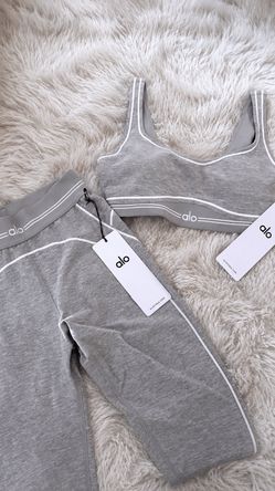 Alo Yoga gray set with white piping