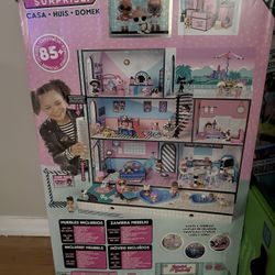 Lol Doll House In Box Never Open  85 Pieces 