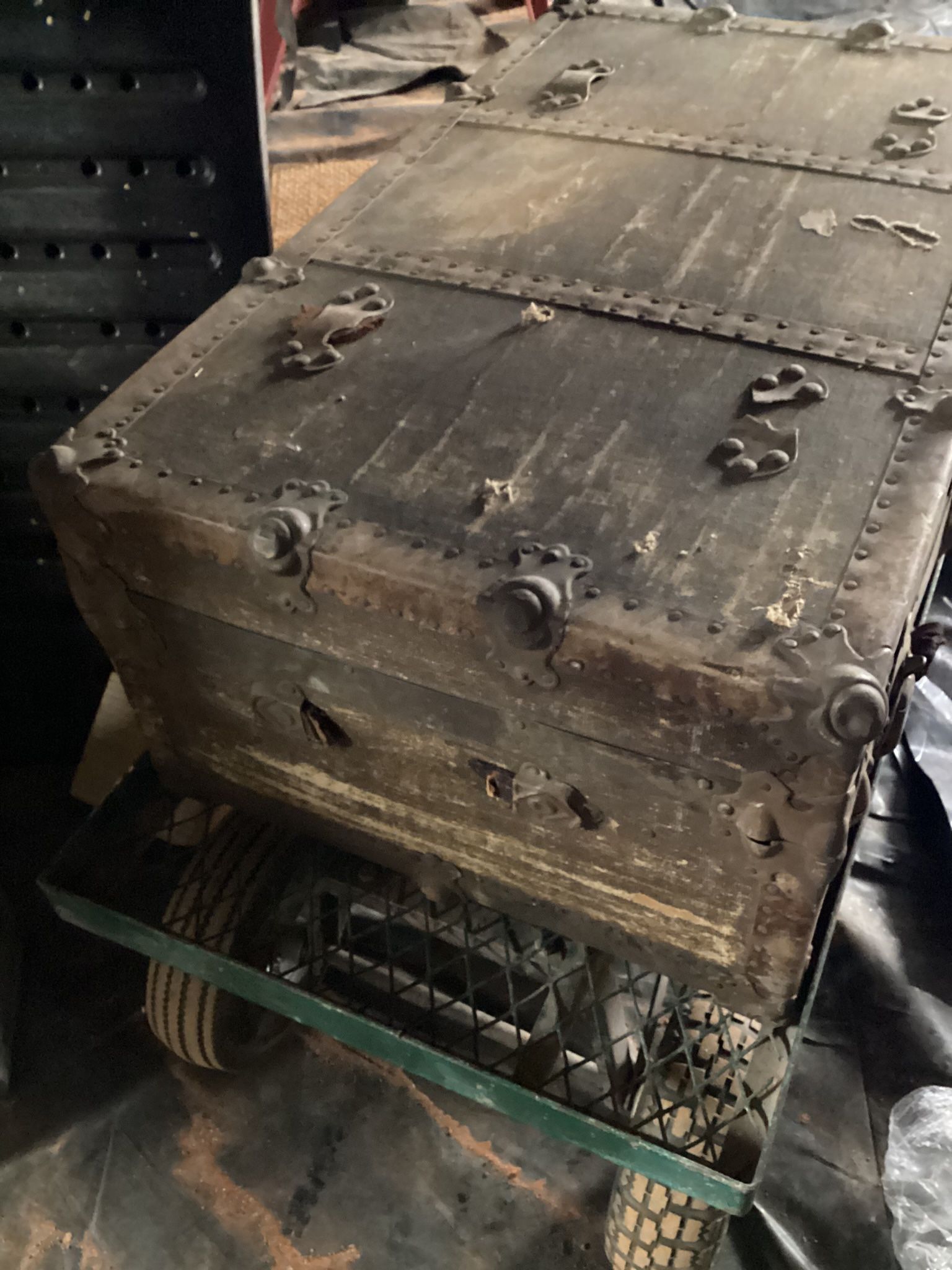 REDUCED!!! Vintage Trunk