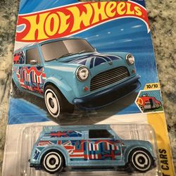2025 Hot Wheels HW ART CARS 10/10 '67 Austin Mini Van 169/250 (Blue)