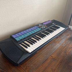 Yamaha Keyboard 