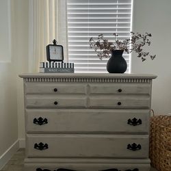 Beautiful dresser - entry table